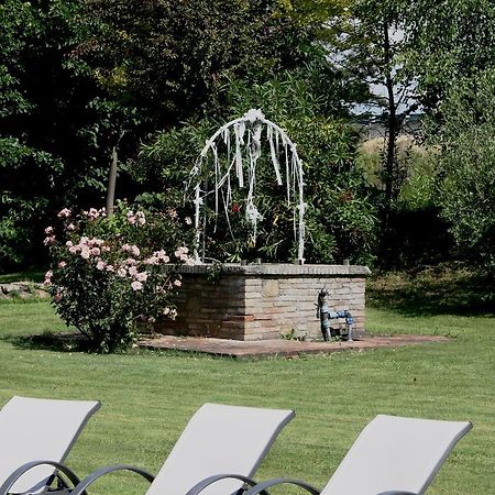 Relais Madonna Di Campagna Hotel Бастия Умбра Екстериор снимка
