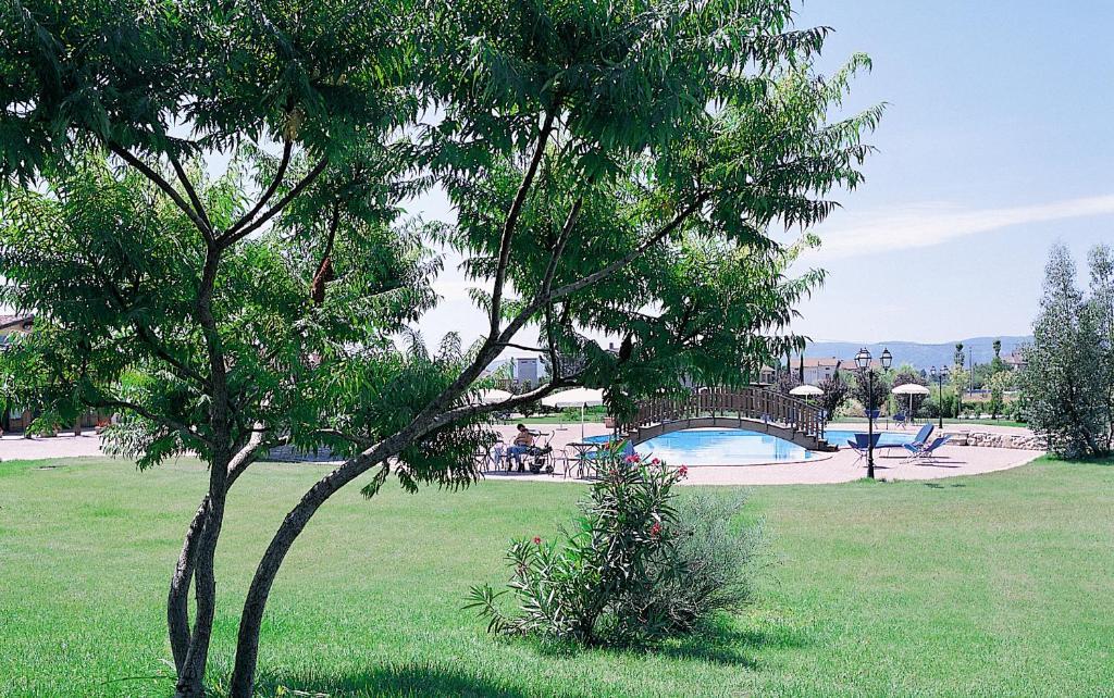 Relais Madonna Di Campagna Hotel Бастия Умбра Екстериор снимка