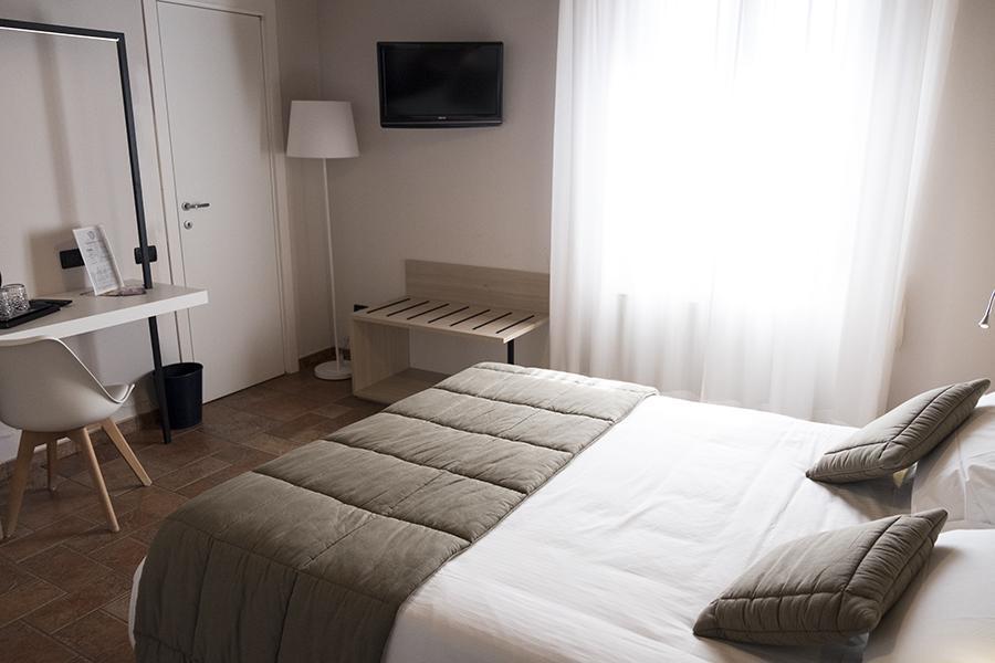 Relais Madonna Di Campagna Hotel Бастия Умбра Екстериор снимка