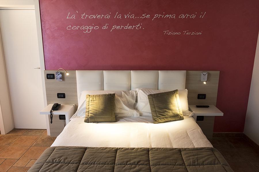 Relais Madonna Di Campagna Hotel Бастия Умбра Екстериор снимка